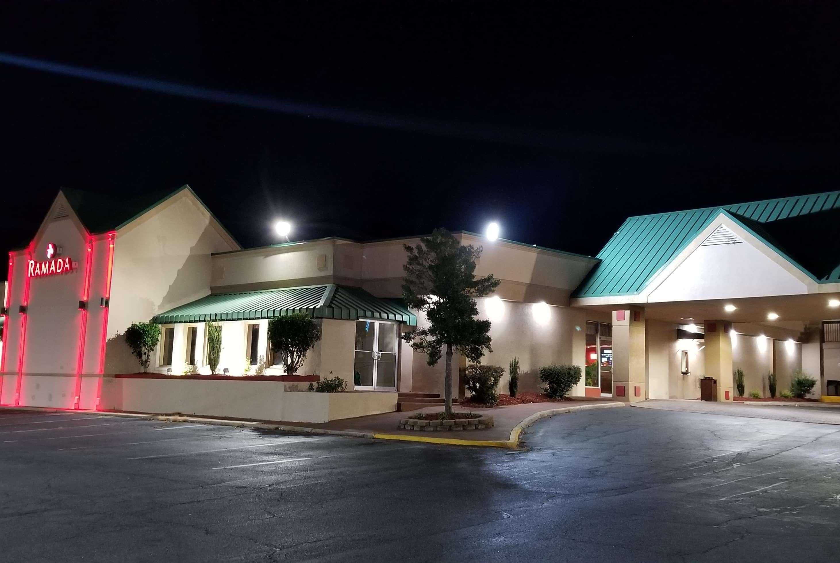 Ramada By Wyndham & Suites Warner Robins Kültér fotó